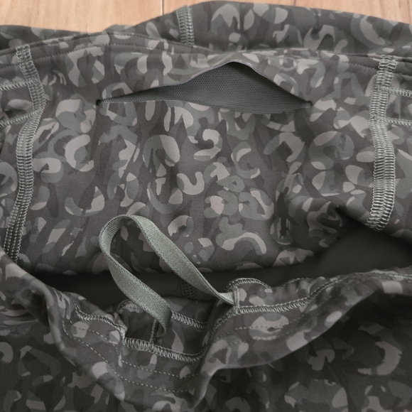 LuluLemon Base Pace High-Rise Tight Soft Leggings Green/Olive Multi Camo Size 12 - Picture 9 of 11